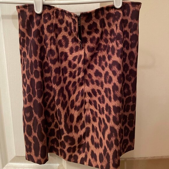 Hot Leopard Mini Skirt in Microsuede - Picture 5 of 11